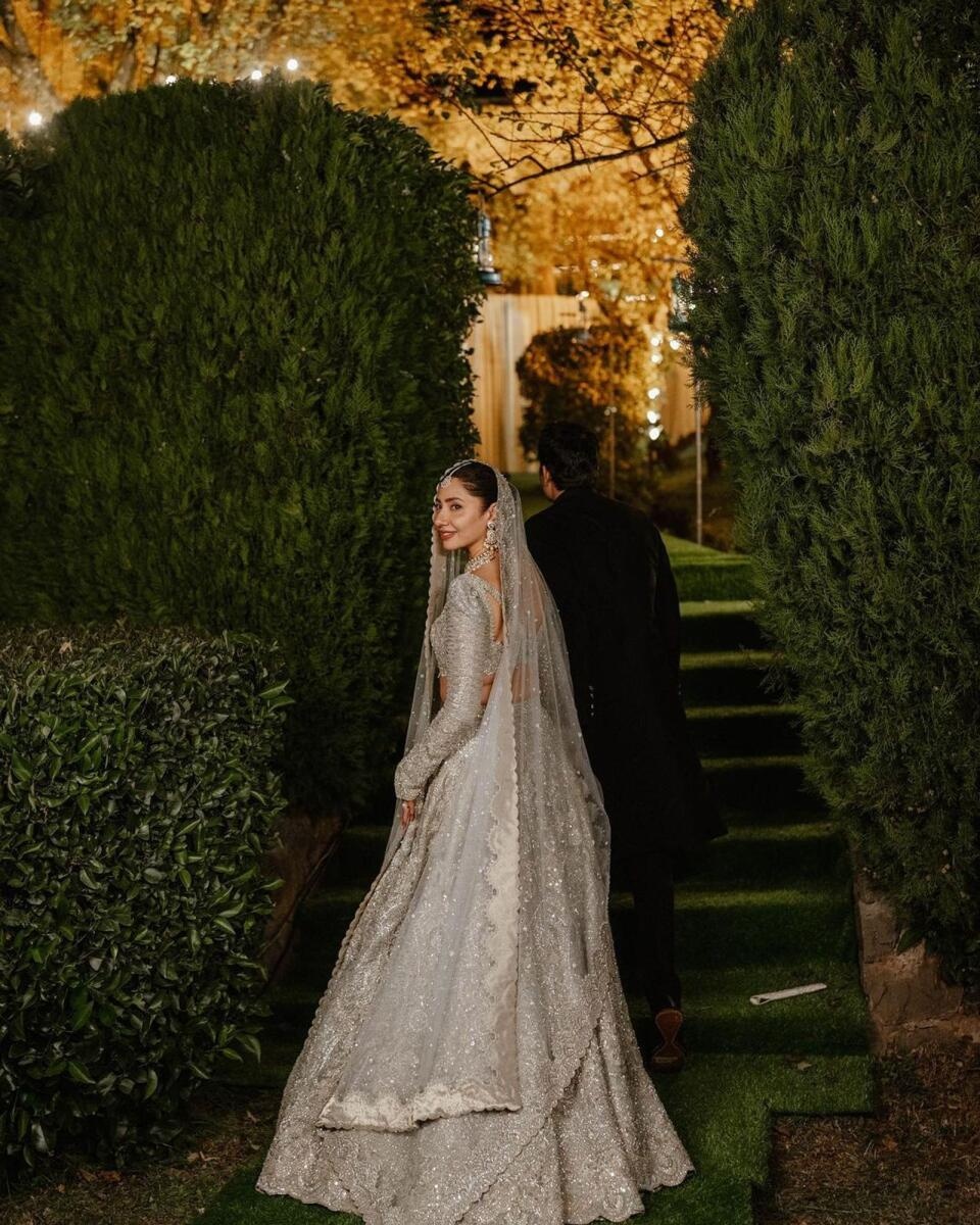 FARAZ MANAN - Mahira Khan pakistani fashion outfit with coordinated…